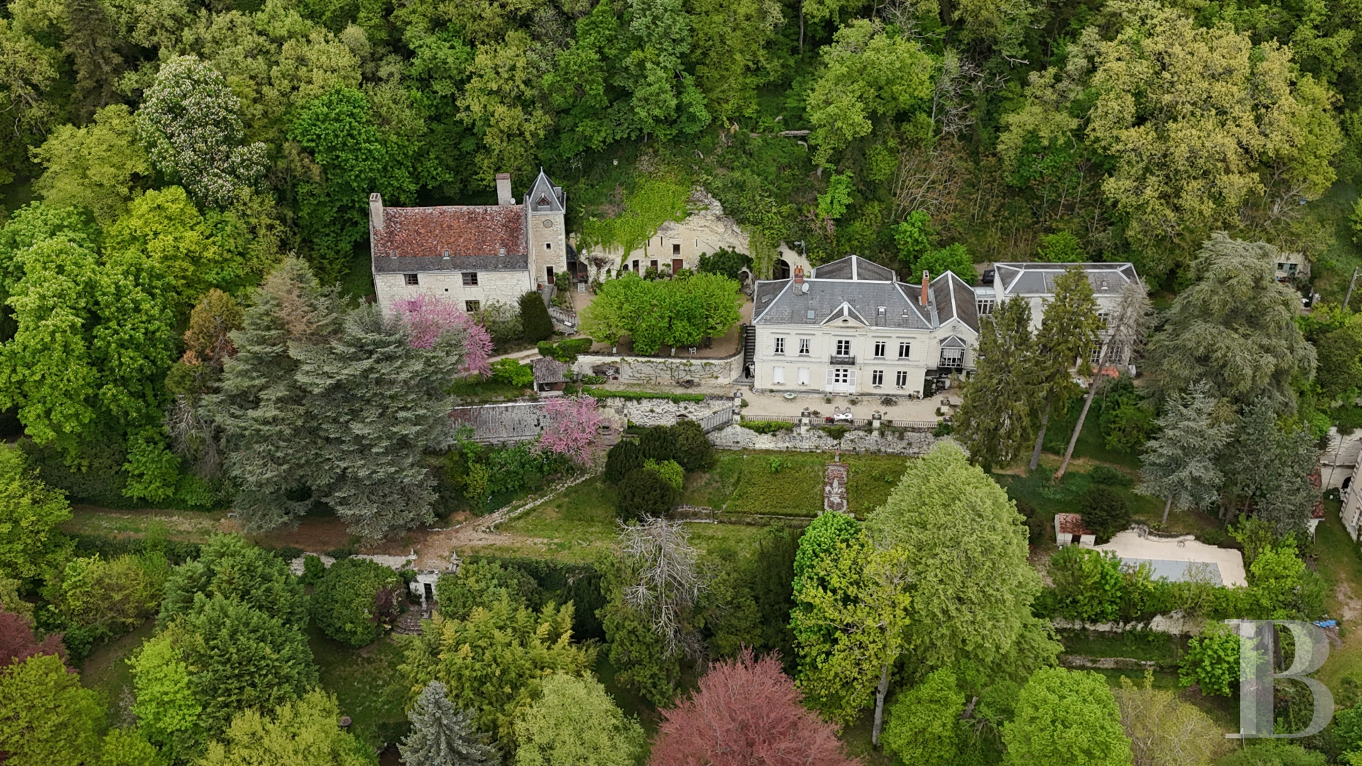 En Loir-et-Cher, non loin de Chenonceau, un manoir traversé par toutes les époques depuis le Moyen Âge - photo  n°1